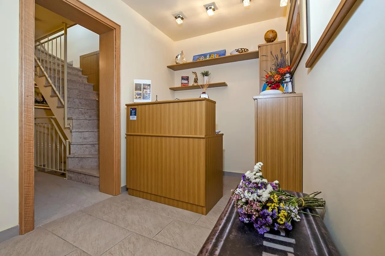 Guest House Golden Goose Rovinj 4*,
