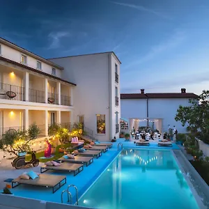 https://vinkuran-residence-adults-only.pula-hotels.org