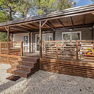 Kompleks wypoczynkowy Eurocamp Mobile Homes At Porton Biondi, Rovinj